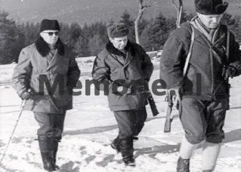 “Mehmet, cilët ishin ata shokë që kishin dijeni për fejesën e djalit tënd dhe nuk erdhën për…”/ Diskutimi i Enverit në mbledhjen e Byrosë, 17 dhjetor ‘81