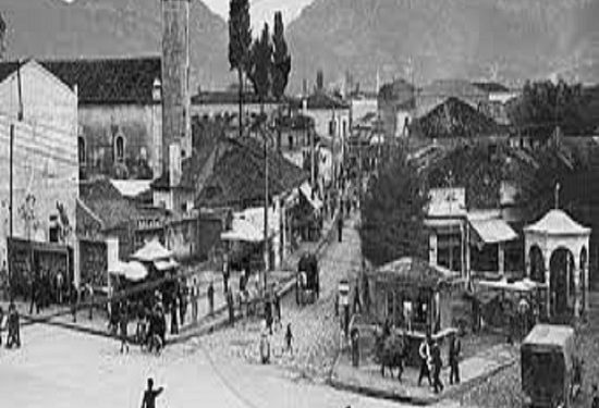 “Përveç kinemave, kafeve dhe dancit të egjiptianëve, Tirana nuk ka asgjë të ofroj, pasi ato të quajturat dëfrime europiane…”/ Libri i suedezit që vizitoi Shqipërinë në ’35-ën