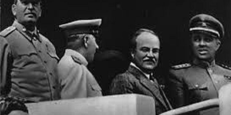 “Që në fillimin e viteve njëzetë, u kuptua që suksesi i eksperimentit komunist rus, do të ishte i pamundur dhe…” / A mund ta fshehim një totalitarizëm në hijen e një tjetri?