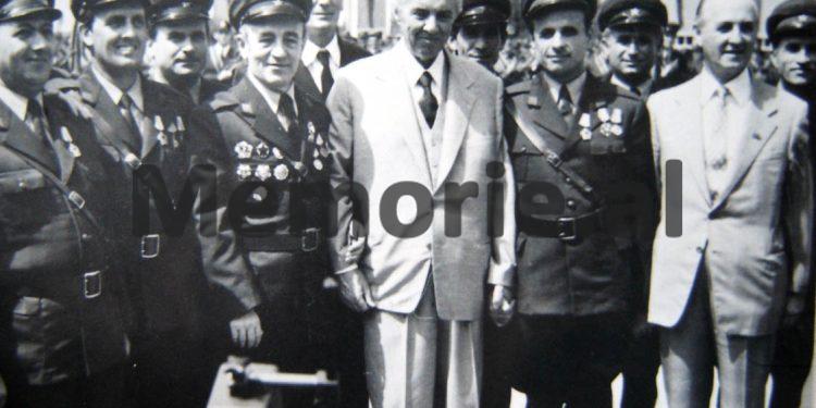 “Jo Sigurimi, por Partia zbuloi puçistët e Ballukut, sabotatorët e Këllezit, të artit e kulturës me Paçramin, Lubonjën e Kadarenë…”/ Dokumenti ‘Tepër sekret’, mbledhja e Byrosë, e ’82-it