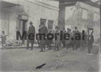 ”Në kafe ’Kursal’ vjen me një veturë blu, Lala, miku më i afërt i Ahmet Zogut, për të cilin gjuhët llafazane thonë…”/ Libri i suedezit që vizitoi Shqipërinë në ’35-ën