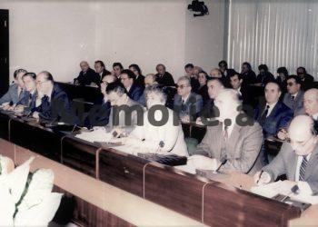 “Mehmet, te Shkolla e Partisë, ti ke dashur që t’u thuash studentëve, se ky Art Ushtarak që ka nënshkruar Enveri…”! / Akuzat e Enverit në mbledhjen e Byrosë, 17 dhjetor ‘81