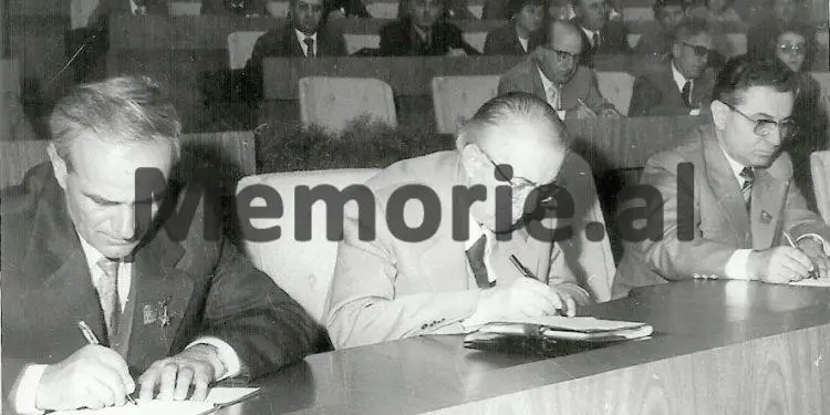 “Ka lajkaxhinj, në një mbledhje dikush ishte shprehur se; këtë e ka thënë strategu i madh i Shqipërisë, shoku Mehmet Shehu dhe…”! / Akuzat e Enverit në mbledhjen e Byrosë, 17 dhjetor ‘81