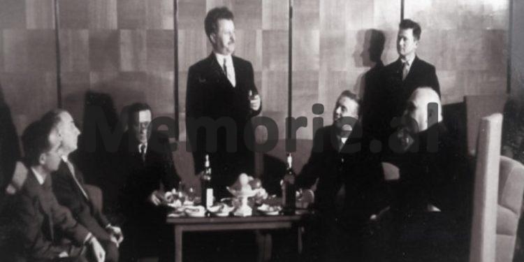 “Mehmet, çështja se ti nuk doje të më shqetësoje mua, nuk hahet, pse ti e pyete një shok dhe ky ishte…”/ Shpërthimi i Enverit në mbledhjen e Byrosë, 17 dhjetor ‘81