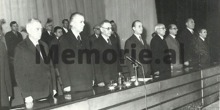 “Mehmeti dhe Fiqreti ishin në dijeni për kriminelin e luftës, Myzafer Pipën dhe reaksionarin e egër e shumë aktiv, Arshi Pipën, i cili edhe sot…”!/ Mbledhja e Byrosë, 18 dhjetor ‘81