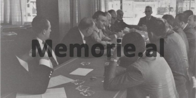 “Xhafer Deva, asht burri i shtetit shqiptar etnik, që në emën të atij populli, luajti rolin ma vendimtar…” / Historia e panjohur e atdhetarit të madh