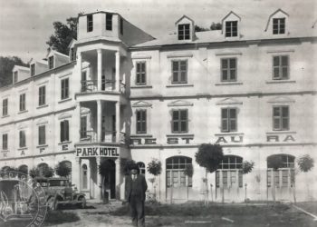 “Në rrugën e lemerishme të Krrabës, një shofer shqiptar, sipas rregullit fatalist të jetës, shtyp pedalin e gazit gjer në fund dhe tymos cigaren…”!/ Libri i suedezit që vizitoi Shqipërinë në ’35-ën