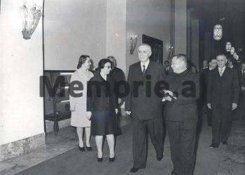 “Mehmeti edhe Fiqreti ka bërë faje të mëdha, ajo ka botuar pa leje referate, pa të cilën nuk lejohen edhe ato të…”/ Akuzat e Enverit në mbledhjen e Byrosë, 17 dhjetor ‘81