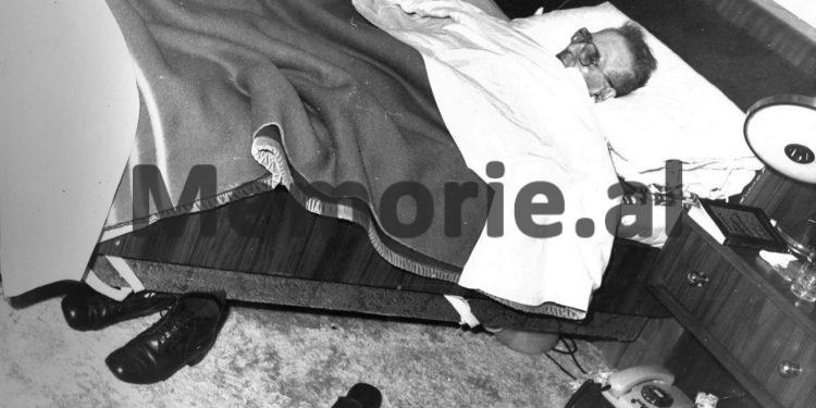 “Mehmeti dhe Fiqreti ishin në dijeni për kriminelin e luftës, Myzafer Pipën dhe reaksionarin e egër e shumë aktiv, Arshi Pipën, i cili edhe sot…”!/ Mbledhja e Byrosë, 18 dhjetor ‘81