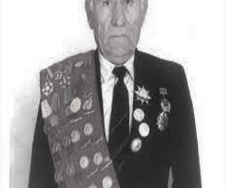 “Në Doganën e Qafë-Thanës, pasi u përdor detektori, Petro Rucit i’u gjetën 3 varse grash, Bimo, kishte veshur 3 palë mbathje, Durimi 3 çakmak, kurse…”/ Relacioni Hekuran Isait në ’82-in, për K.Q. të PPSH-së