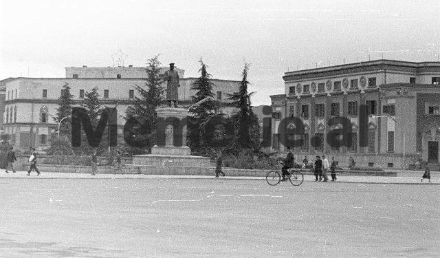 “Myrteza Bajraktari tha se: bashkimi i Kosovës me Shqipërinë, duhet pritur vetëm nga ndihma që do japë Gjermania …”/ Raporti i “Korabit”, në kampin e Semanit