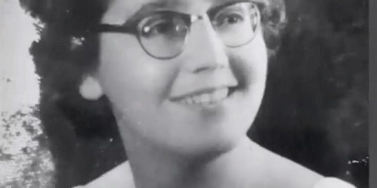 “Babai vuajti 20 vjet në burgun e Burrelit dhe e liruan se u diagnostikua me kancer, por vdiq 4 orë pas operacionit, sepse…”! / Dëshmia e dhimbshme e 90 vjeçarit, me 7 të burgosur nga rrethi familjar