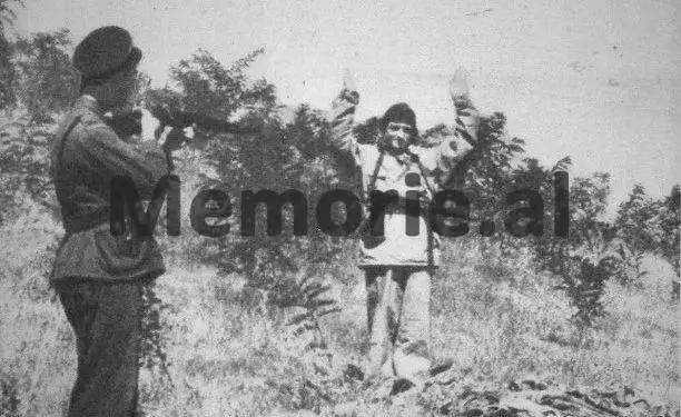 “Xhafer Deva i kishte këshilluar njerëzit e tij që, të rrinin larg Sheh Hasanit dhe Hysen Prushit, se ata ishin çerdhe e UDB-së…”/ Historia e grupeve parashutiste të ‘Bllokut Indipendent’