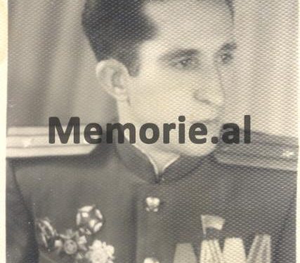 “Në kampin e Çermës, emigranti L.J., nga Dibra e Madhe, me pseudonimin ‘Molla’, tha për Myrteza Bajraktarin…”! / Dokumenti i kolonelit të Sigurimit