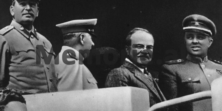 “Në bregun e djathtë të Dnjeprit, gjatë verës së vitit 1933, rreth tre mijë fëmijë nga 7 deri 12 vjeç, bij kulakësh, u lanë të vdisnin urie, ndërsa…”! / Krimet monstruoze të “Baba Stalinit”