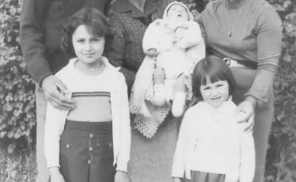 “Poshtërimi dhe tortura ishin kënaqësitë më të mëdha që ndjenin toger Hakiu, aspirant Syrjai, kapterët Selfo, Tomi, Ismaili, etj., ndaj të internuarve në Tepelenë…”! / Dëshmitë dhimbshme të Eugjen Merlikës