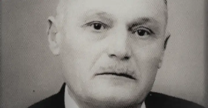 “Koçi Topçe dhe Koçi Kolloquku, partizan të Brigadës së IV-të prej Korçe, n’oborr të shtëpisë, i kanë ra babës pesë herë pistoletë kresë…”/ Historia e dhimbshme e shërbyesit të Kol Bib Mirakajt