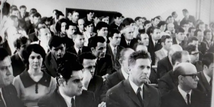 “Moska po dërgon në ambasadën e saj në Beograd dhe në Kosovë, shumë zbulues të maskuar si ‘specialistë e pedagogë’, të cilët para 1960-ës, ishin në Shqipëri, si p.sh.,…”/ Relacioni i Drejtorit të Zbulimit në ’74-ën