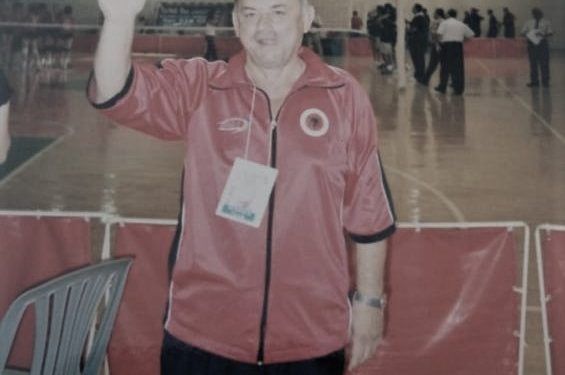 Babai im, Cen Bulku i Shijakut, me duart e tij të arta shëroi rreth gjysëm milion pacientë dhe unë ndoqa rrugën e tij, ku prej 60 vitesh, vazhdoj të shërbej si ortoped