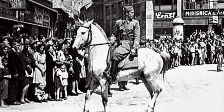 “Ju tregoj Beogradin e fëmijrisë time dhe si u ngritëm në protesta kundër Marshallit Tito në ’68-ën, i cili na…”/ Kujtimet e piktores së njohur, që u ‘divorcua’ nga dy prindërit e saj komunistë