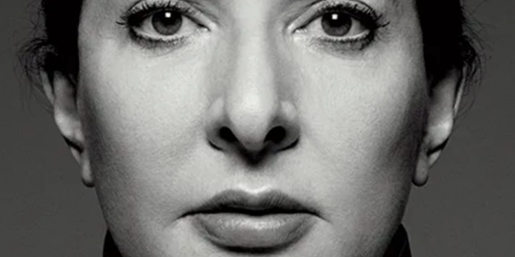 “Ju tregoj Beogradin e fëmijrisë time dhe si u ngritëm në protesta kundër Marshallit Tito në ’68-ën, i cili na…”/ Kujtimet e piktores së njohur, që u ‘divorcua’ nga dy prindërit e saj komunistë