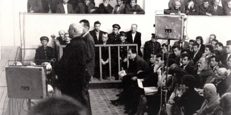 “Kur isha në hetuesi, një ditë hyri brenda Ali Xhunga dhe pasi mbylli derën me çelës, filloi nga ato punët…”!/ Dëshmia rrëqethëse e motrës së priftit që u pushkatua në 1959-ën