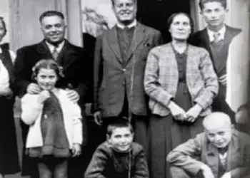 “Poshtërimi dhe tortura ishin kënaqësitë më të mëdha që ndjenin toger Hakiu, aspirant Syrjai, kapterët Selfo, Tomi, Ismaili, etj., ndaj të internuarve në Tepelenë…”! / Dëshmitë dhimbshme të Eugjen Merlikës