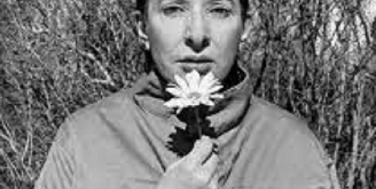 “Ju tregoj Beogradin e fëmijrisë time dhe si u ngritëm në protesta kundër Marshallit Tito në ’68-ën, i cili na…”/ Kujtimet e piktores së njohur, që u ‘divorcua’ nga dy prindërit e saj komunistë