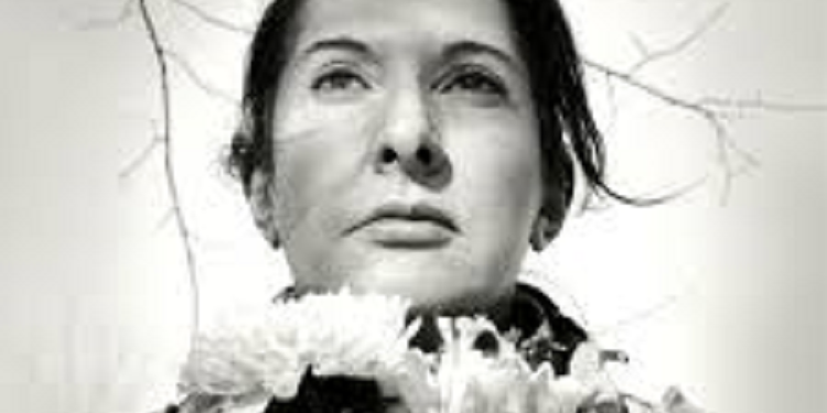 “Ju tregoj Beogradin e fëmijrisë time dhe si u ngritëm në protesta kundër Marshallit Tito në ’68-ën, i cili na…”/ Kujtimet e piktores së njohur, që u ‘divorcua’ nga dy prindërit e saj komunistë