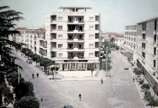 “Dashuritë e ‘Rrugës së Durrësit’, nga vajza e zv/ministrit me futbollistin e ‘Tiranës’, te bukuroshja G. H. që mbanin frymën të gjithë dhe…”/ Historia e panjohur e një rruge emblemë që s’është më…!