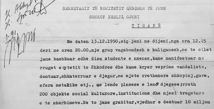 Relacioni sekret: “Gjovalin Papleka me sëpatë dhe Sokol Drrasati me dinamit, rrëzuan bustin e Enver Hoxhës dhe…”/ Letra për Xhelil Gjonin, në 13 dhjetor ’90-të, për “huliganët” e Shkodrës