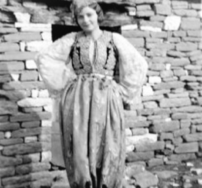 “Enver Hoxha e mashtroi vajzën bukuroshe italiane, Aurelia Terruzi, bashkëshorti i së cilës, Renato, vdiq në burgun e Burrelit, pasi…”/ Historia tragjike e familjes Pozelli