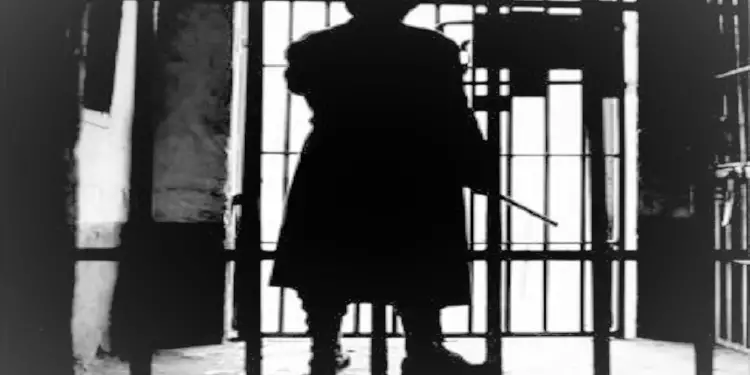 “Dridhem, kur kujtoj kocka të thyera njeriu, jo metaforike, të gjetura andej-këndej, në gropat e malit të Dajtit, në kampin e Ballshit, të Spaçit, në oborrin e burgut të Burrelit dhe…”/ Refleksione të ish-të dënuarit politik