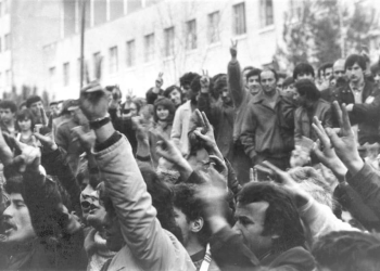 Secret relationship: “Gjovalin Papleka with an ax and Sokol Drrasati with dynamite, knocked down the bust of Enver Hoxha and…”/ Letter to Xhelin Gjon, on December 13, 1990, about the “hooligans” of Shkodra