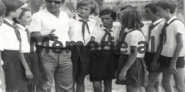 “Dikur në kampin e pionierëve “Qemal Stafa”, të Durrësit, kur shkonim me një fletë kampi dhe drejtori i paharruar…”/ Kujtimet e publicistit dhe ish-arbitrit të njohur të futbollit