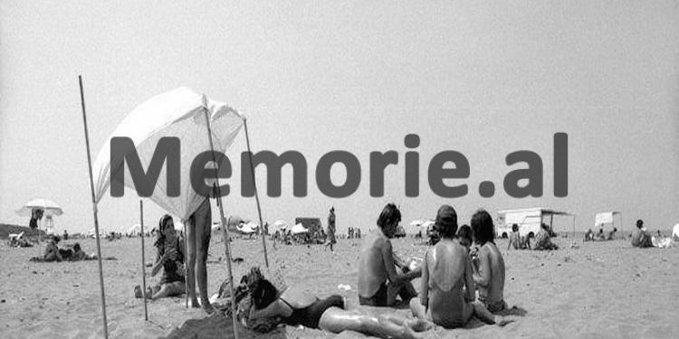 “Nga Hotel ‘Breshka’, vilat e tregtarëve të Monarkisë, ku ‘prehej’ udhëheqja komuniste, te kampet e pushimit, kabinat dërrase, treni me qymyr dhe…”/ Historia e panjohur e Plazhit të Durrësit