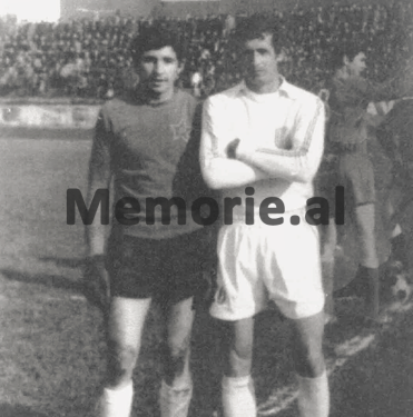 “Jani Kaçi, kolosi i portës korçare, që u ndëshkua për foton e Enver Hoxhës dhe u…” / Historia e panjohur e legjendës së përfaqësueses që u huazua edhe nga ‘Partizani” e “Vllaznia”, në kupat e europës