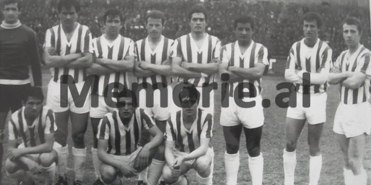 “Jani Kaçi, kolosi i portës korçare, që u ndëshkua për foton e Enver Hoxhës dhe u…” / Historia e panjohur e legjendës së përfaqësueses që u huazua edhe nga ‘Partizani” e “Vllaznia”, në kupat e europës