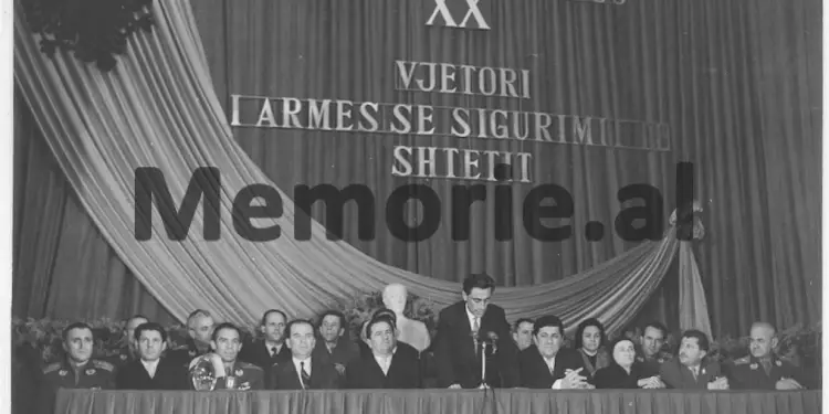 “Nga ‘Historia e Sigurimit të Shtetit’, e botuar në vitin 1974, nxirren mjaft të dhëna rreth diktaturës, si… “/ Ana e panjohur e krimeve të regjimit komunist, shqiptaro-jugosllav