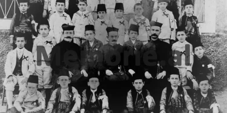 “Rrok Gera, u diplomua në Vjenë dhe shërbeu si ekonomist, diplomat, jurist, politikan, ministër, etj., deri…” / Historia e panjohur e pinjollit të familjes aristokrate të Shkodrës, që vuajti në burgun e Burrelit
