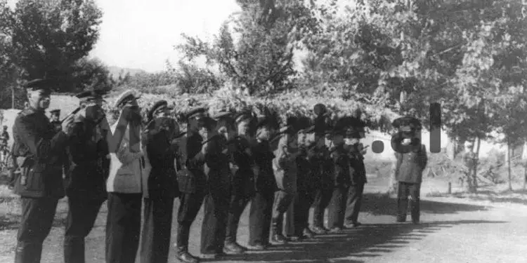 “Nga ‘Historia e Sigurimit të Shtetit’, e botuar në vitin 1974, nxirren mjaft të dhëna rreth diktaturës, si… “/ Ana e panjohur e krimeve të regjimit komunist, shqiptaro-jugosllav