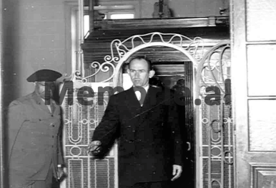 “Rifati thotë se Gaqo është i dhënë pas interesit personal, ai dërgon veshje në Shqipëri dhe…”/ Viti 1970, relacioni sekret për ambasadën në Algjer