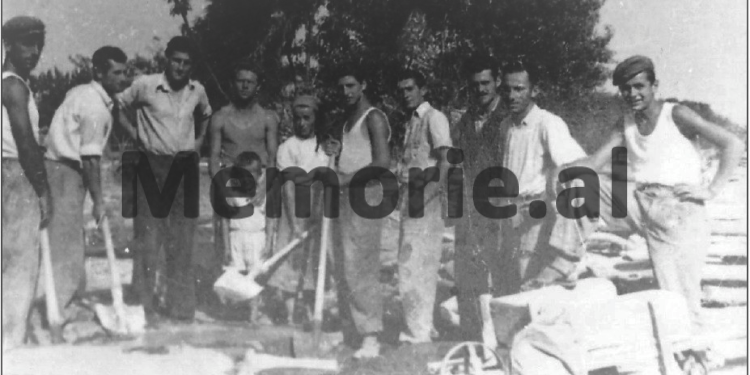 “Përse e kujtoj edhe sot me mjaft respekt, mësuesin e letërsisë, Shefqetin, që edhe pse ishte anëtar partie, me mua ‘armikun e popullit’, ai…”?! / Refleksionet e ish-të dënuarit politik