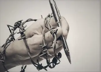 “Piktorit që u dënua me 18 vjet, i akuzuar se 13 dhitë që kishte vizatuar, ishin anëtarët e Byrosë Politike, i’a sharruan trupin në telat e burgut të Spaçit…”/ Historia e panjohur e Agim H.