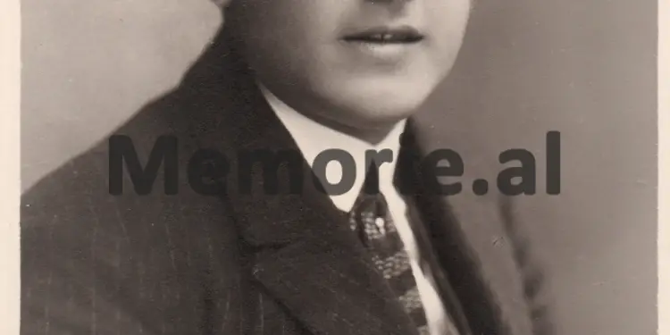 “Rrok Gera, u diplomua në Vjenë dhe shërbeu si ekonomist, diplomat, jurist, politikan, ministër, etj., deri…” / Historia e panjohur e pinjollit të familjes aristokrate të Shkodrës, që vuajti në burgun e Burrelit