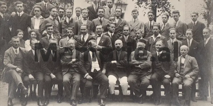 “Rrok Gera, u diplomua në Vjenë dhe shërbeu si ekonomist, diplomat, jurist, politikan, ministër, etj., deri…” / Historia e panjohur e pinjollit të familjes aristokrate të Shkodrës, që vuajti në burgun e Burrelit