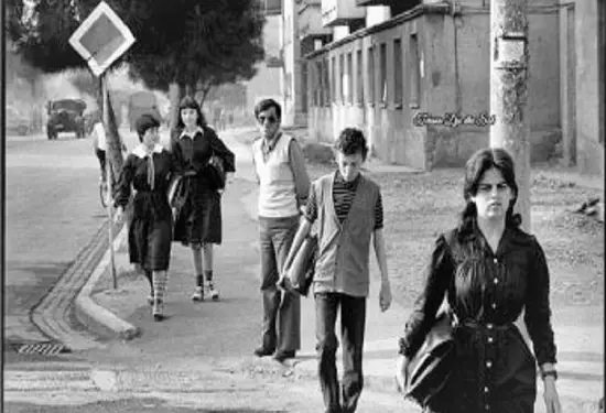 “Dashuritë e ‘Rrugës së Durrësit’, nga vajza e zv/ministrit me futbollistin e ‘Tiranës’, te bukuroshja G. H. që mbanin frymën të gjithë dhe…”/ Historia e panjohur e një rruge emblemë që s’është më…!