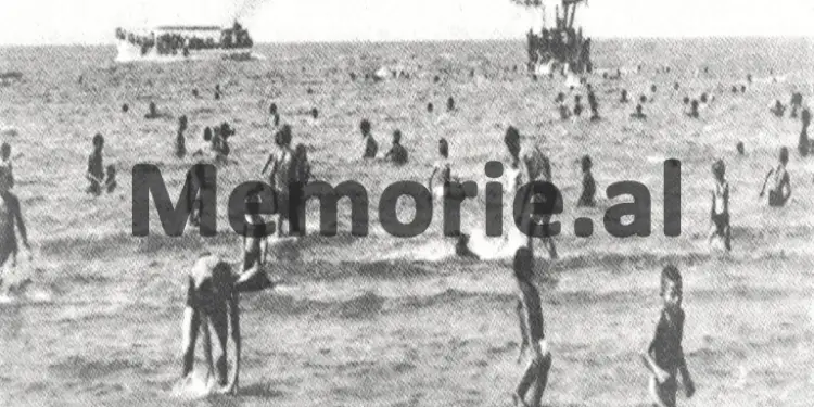 “Një çift i ri gjermano-perendimor që kishin “penetruar’ në Hotel ‘Adriatiku’, ku nga kati i dytë, Sigurimi i Shtetit vëzhgonte me dylbi, mahnitën….”/ Historia e panjohur e Plazhit të Durrësit