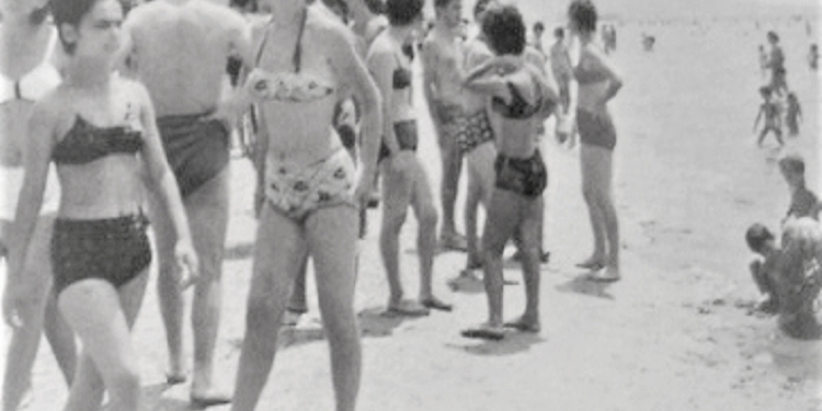 “Rrobat e banjës të bukura, ishin si mjet ngacmues për vajzat, durrsakëve u vinin nga jashtë shtetit, të tjerët i merrnin edhe borxh, për t’u dukur para ‘Breshkës’, ku…”/ Historia e panjohur e plazhit të Durrësit