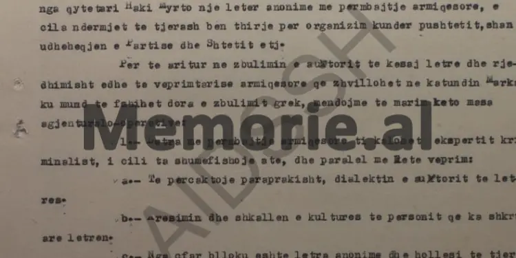 “Që të identifikohet shkrimi i letrës me përmbajtje armiqësore të gjetur në Markat, ajo t’i jepet B.p. ‘Telegrafi’, që punon si…, por dhe i biri i agjentit grek…” / Relacioni i Sigurimit, Sarandë, maj 1972